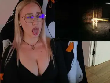 Bongacams Best live sex cam show of Emili1-