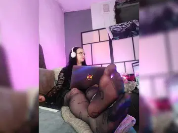 Bongacams Watch Live Sex Cams of monikanylon