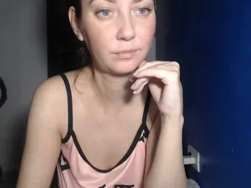 Bongacams Watch Live Sex Cams of petitedanielle