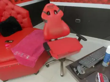 Shaved mature milf cams