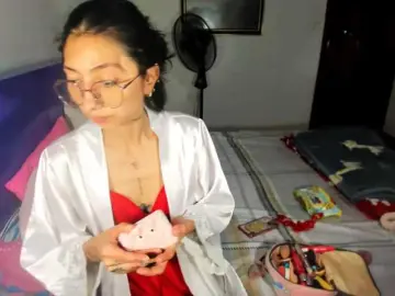 Bongacams Watch Live Sex Cams of Anaislux
