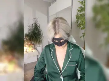 Bongacams Free Live Porn of LOVEMENOW23