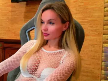 Bongacams Adult Video Chat of HollyQueen