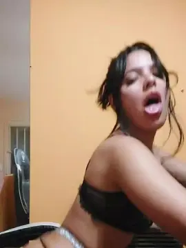 Cam4 Free Live Porn of DarkhoneyX