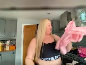 Cam4 Watch Live Sex Cams of Holly_mae26