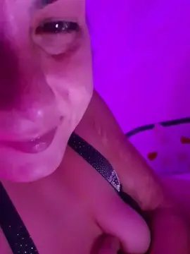 Cam4 Live Porn of cuteandwet