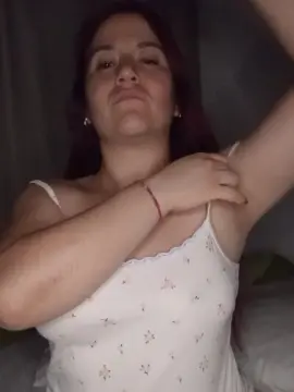 Cam4 Live Sex of lunara_hot