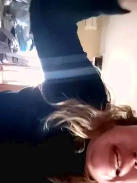 Cam4 Nude Webcam of 18Pomposita