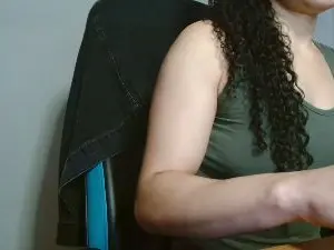 Cam4 Free Live Porn of Anaih26