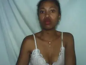 Cam4 Free Porn Cam of Louinah