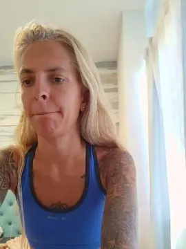 Cam4 Live Sex of Platinumgoddess