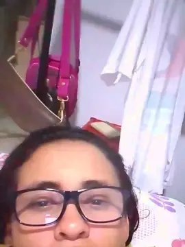 Cam4 Live Porn of aisha_koswell33