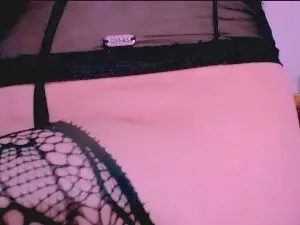 Cam4 Live Porn of miadangerhot