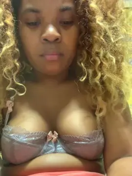 Cam4 Live Sex Cam of Asmirah4