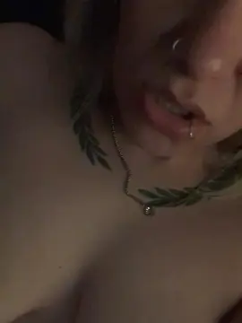 Cam4 Private Sex Chat of Karenmiranda155