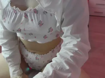 Cam4 Sex Cam of lia_velvetx