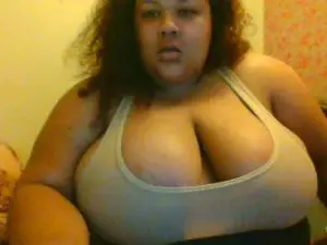 Cam4 Nude Webcam of CurvySiennaxx