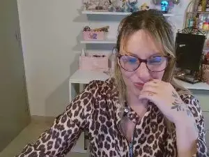 Cam4 Private Sex Chat of cerise132