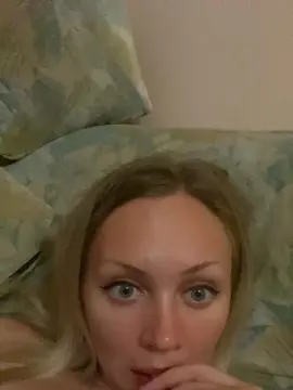 Cam4 Watch Live Sex Cams of EmillyaW