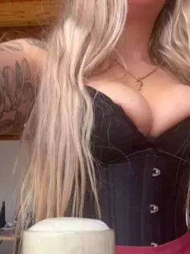 Cam4 Private Sex Chat of Lareini1