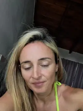 Cam4 Private Sex Chat of Shirlita2