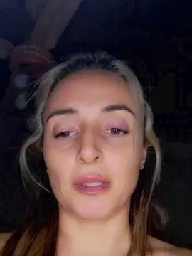 Cam4 Live Sex Cam of Shirlita2