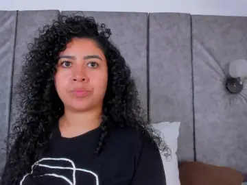 Cam4 Live Sex of thara24