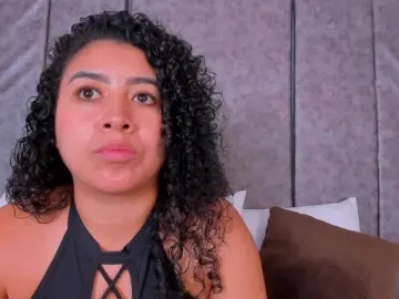 Cam4 Live Sex of thara24