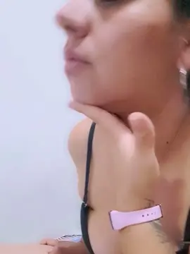 Cam4 Sex Chat of bella_milf1