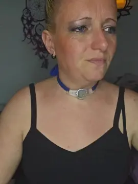 Cam4 Live Sex of JuliaJamesXX69
