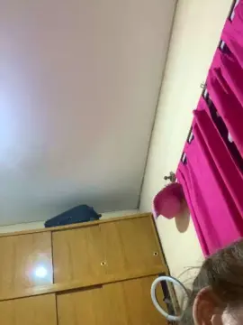 Cam4 Free Live Porn of diablitaonfire3