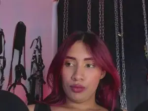 Cam4 Free Porn Cam of charrlotte_quin