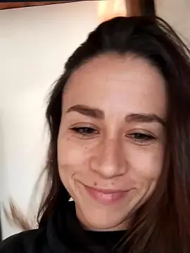 Cam4 Live Porn of BellaBelll