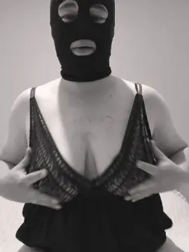Cam4 Free Live Porn of foxyhotmama