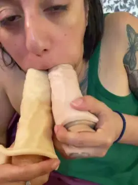 Cam4 Free Live Porn of LaLaKittyFck