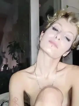 Cam4 Free Live Porn of theWitch696