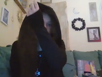 Cam4 Free Porn Cam of QueenCrimson