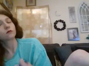 Cam4 Live Sex of QueenCrimson