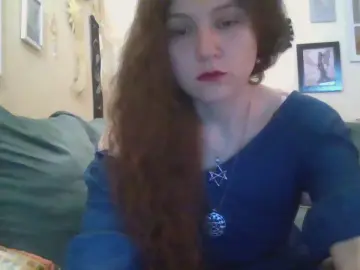 Cam4 Live Porn of QueenCrimson