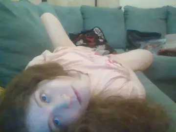 Cam4 Free Live Porn of QueenCrimson