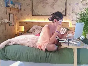 Cam4 Adult Webcam of redbullgirl222