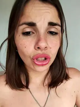 Cam4 Free Live Porn of Desiree025