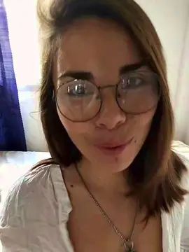 Cam4 Private Sex Chat of Desiree025