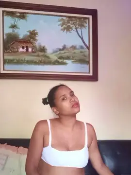 Cam4 Live Sex of Monica2702