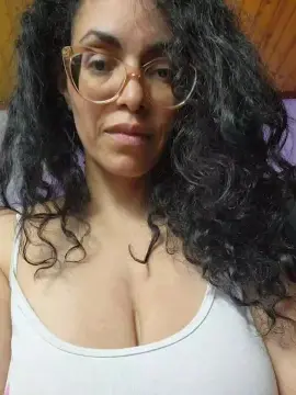 Cam4 Live Porn of Lucci_Lovee