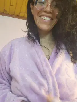 Cam4 Free Live Porn of Lucci_Lovee