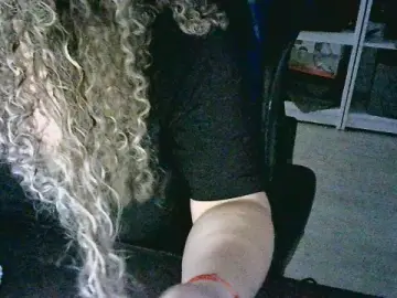 Cam4 Free Live Porn of 69Divina69