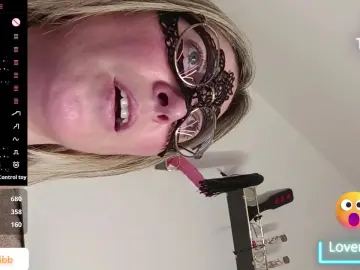 Cam4 Live Sex of Titaly38