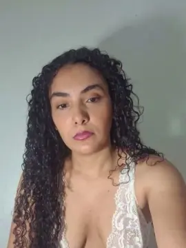 Cam4 Live Sex Cam of Luna1611