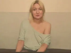 Cam4 Free Live Porn of bonnie_kisssexy